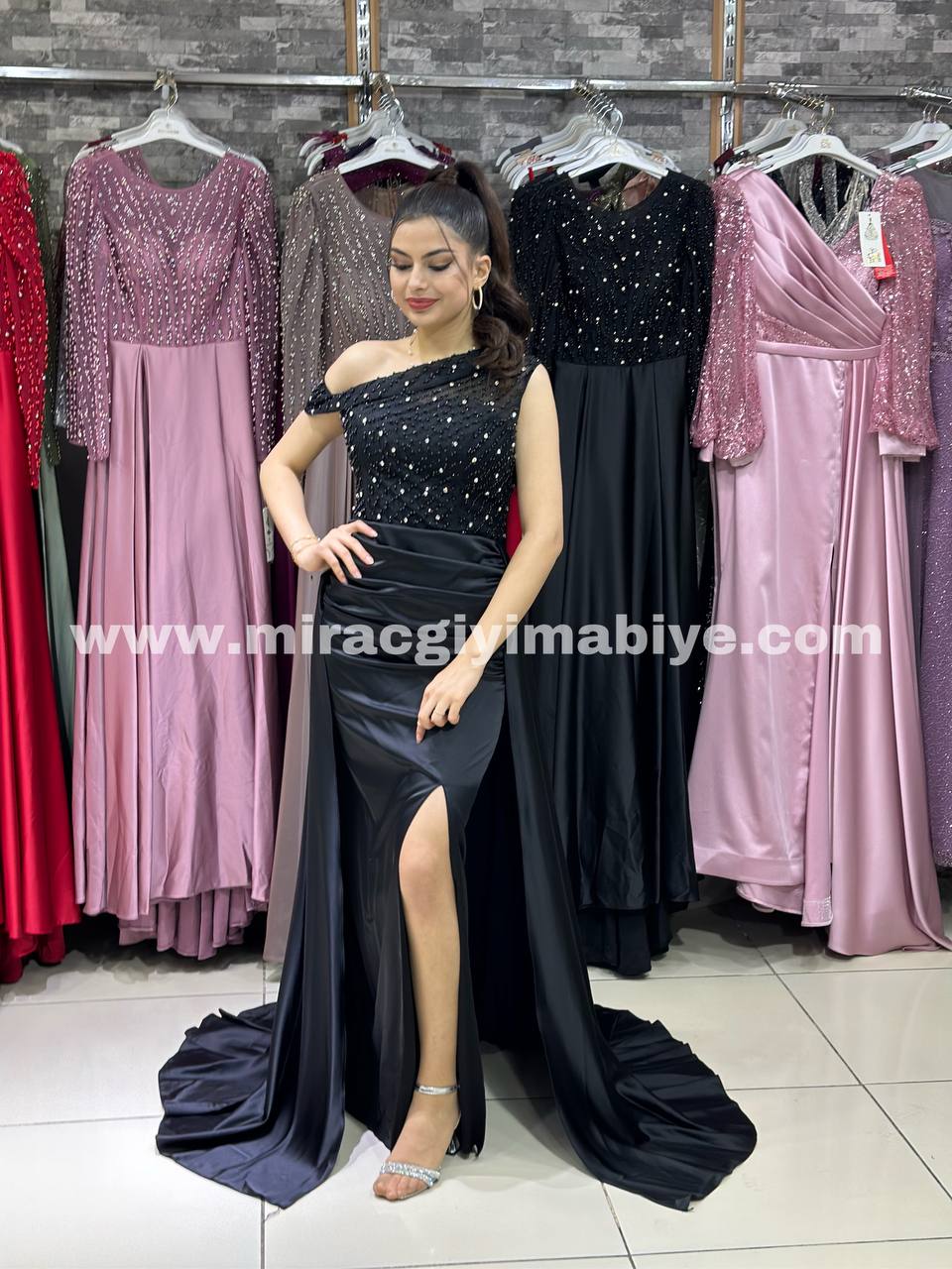 Divine Evening Dress Black